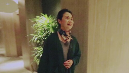 穆丽燕惊喜登场王黎雯感动落泪！前一秒还在感动后一秒就吐槽起来了
