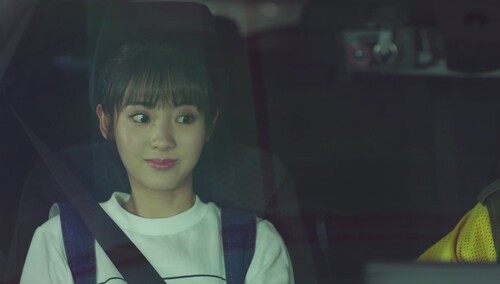梓苏夫妇车内激吻