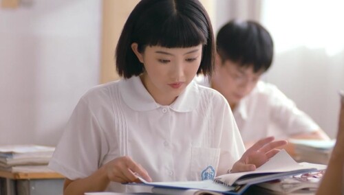 《那年夏天有风吹过》第18集看点：林星泽用函数写同学录啥意思 看把白一涵乐成什么样了