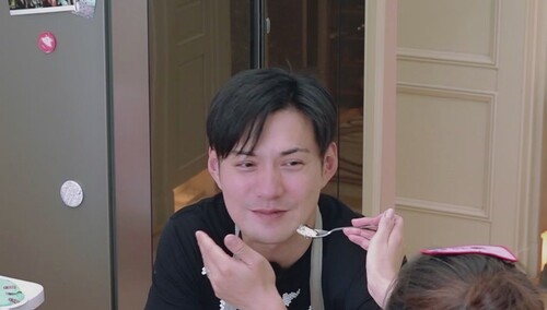 严屹宽为杜若溪做饭 提拉米苏石化整段垮掉