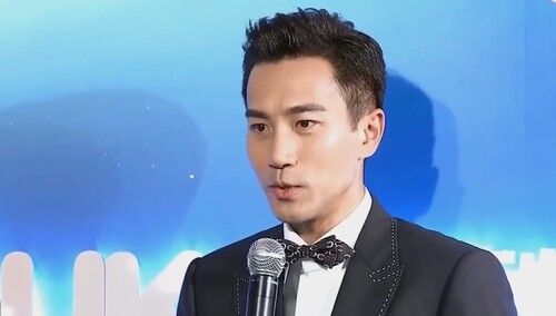 刘恺威离婚不到一年被曝光新恋情，对象长相甜美不输杨幂