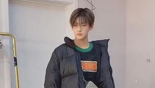 翟潇闻搞怪练舞视频