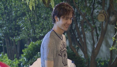 泳池时间！钱枫王一博游泳比赛一秒结束战斗
