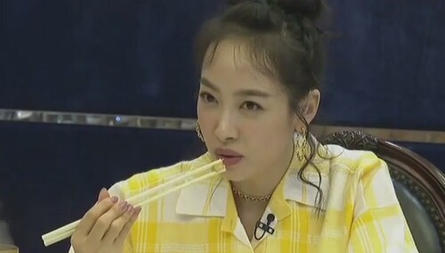 黄子韬模仿毛不易鹿晗宋茜点评《创造营3》学员 透露宋茜被学员感动哭