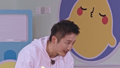 毕业表演准备！邹市明的魔术课超受小朋友欢迎