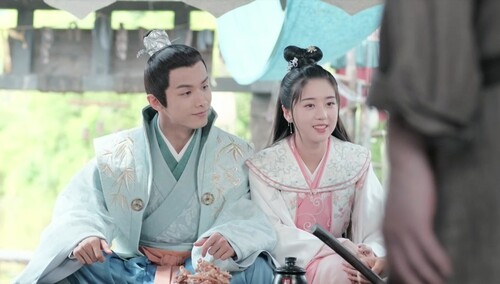 村民怒夸李彻 萌娃爆料太子又和鸡结拜？