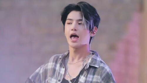 黄明昊《psycho》直拍