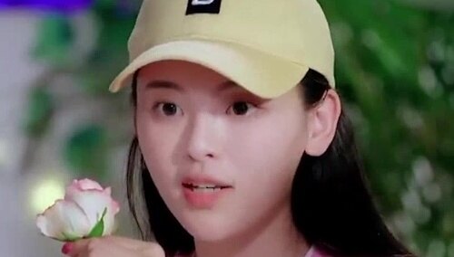自信女孩最美！杨超越发文感概：自己自信了不害怕了