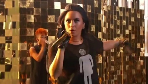 2016美国公告牌颁奖典礼：黛米·洛瓦托《Cool For The Summer》