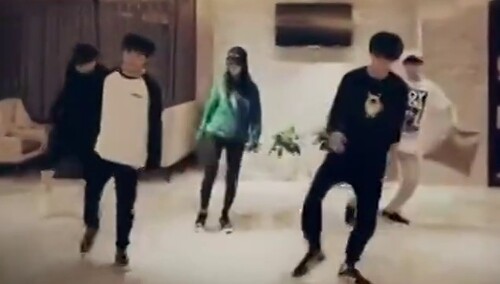 李小璐TFBOYS薛之谦超强阵容集体舞