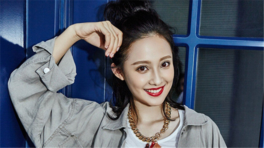 【香蕉街拍】95后小花旦孙佳雨甜死人不偿命