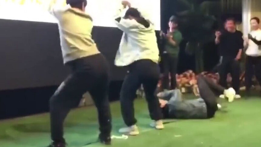 杨洋《武动乾坤》杀青宴饭拍 被高能舞蹈笑趴的咩总