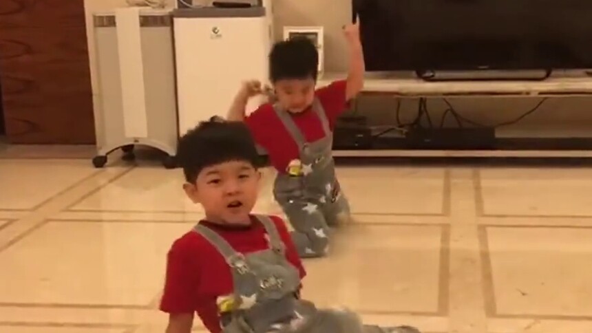 安吉小鱼儿开启嗨跳模式 酷炫舞姿和嘻哈风很配
