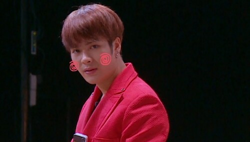 王嘉尔cut：萌哭！嘎嘎搜身NPC一脸娇羞 陷入破案黑洞差点崩溃