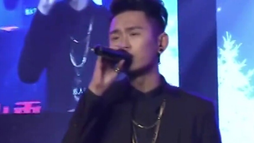 2017快乐男声报名选手张大晨子：帅哥动感演唱《默》