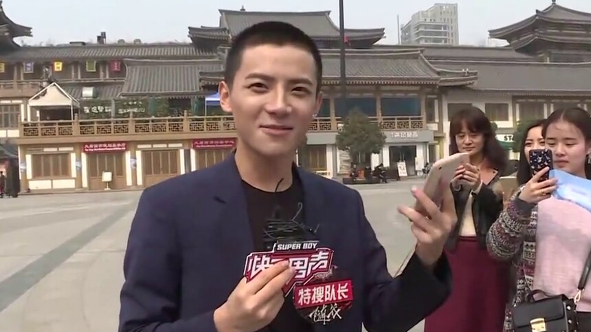 吴俊余寸头现身霸气喊话：要把入围卡发给自己