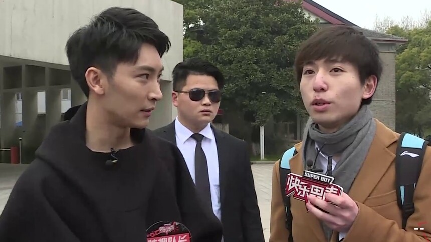 刘明嗨唱《冬天里的一把火》热场 谭佑铭秀浮夸脸超抢戏