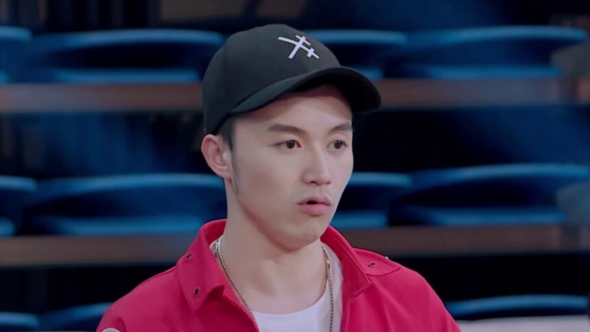 陈佳炜“飙高音”谁敢不服 陈粒倒地爬走直呼求放过