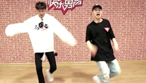 养鸡杨梓鑫放飞自我 快男版007正在播出