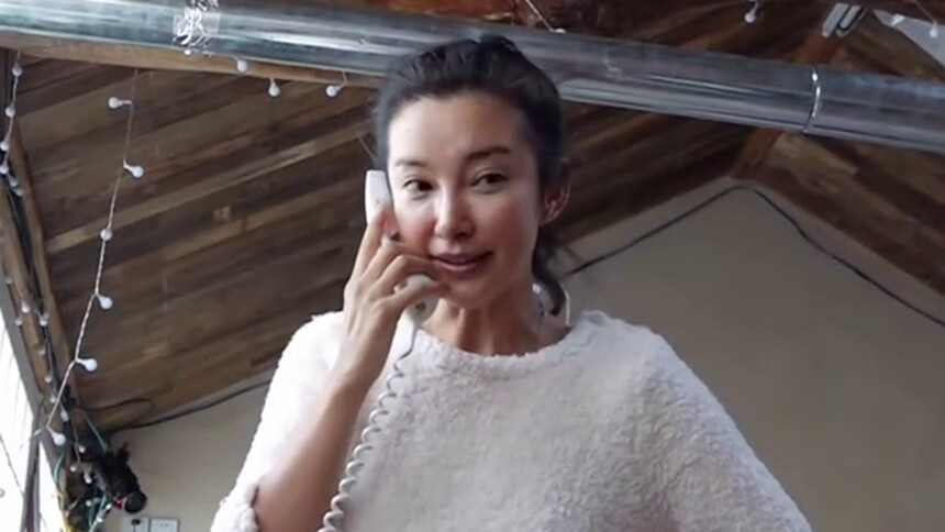 还没睡醒就来点餐电话！李冰冰身份遭质疑