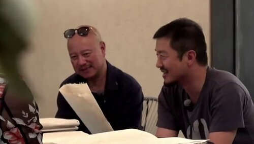 李亚鹏上手亲测 千年蔡侯纸弹性惊人