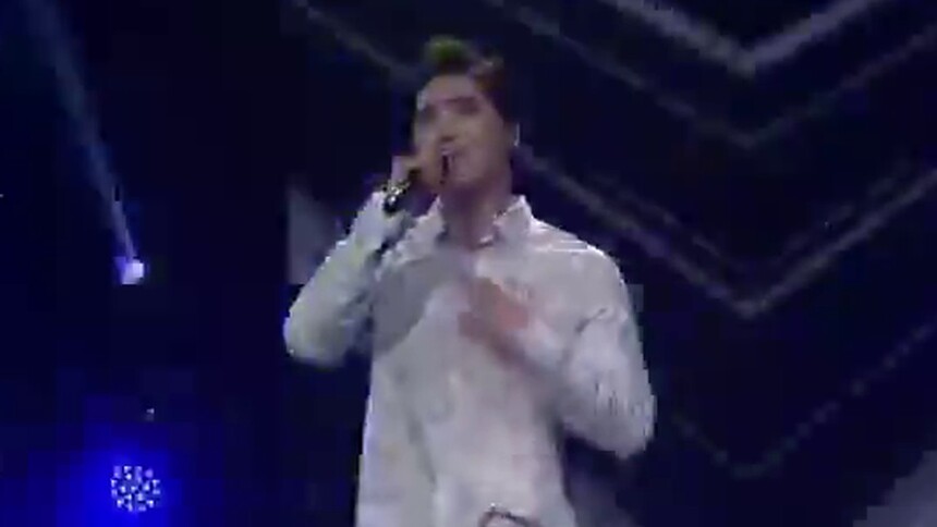 阿云嘎《吻别》