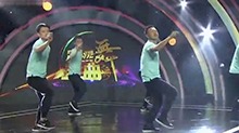 《广场舞金曲》歌曲《朋友的酒》 演唱：任贤齐 舞蹈：王广成 张忠新等