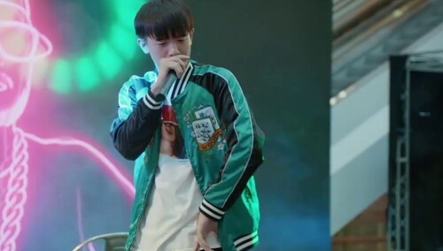 《二分之一美少年》第4集看点：吕翔舞台首秀 帅气值爆棚