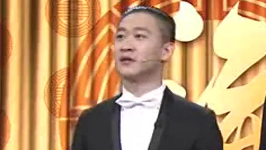 春晚经典相声《说你什么好》！曹云金说得太逗了！笑翻全场！