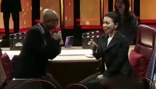 徐峥教刘嘉玲花式比心，模样呆萌令陈冲戳中笑穴，停不下来