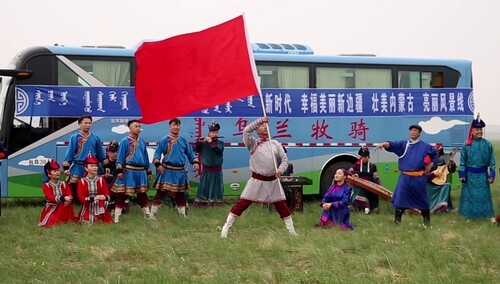 【新时代·幸福美丽新边疆】草原上的“红色文艺轻骑兵” 扎根基层传承民族文化艺术