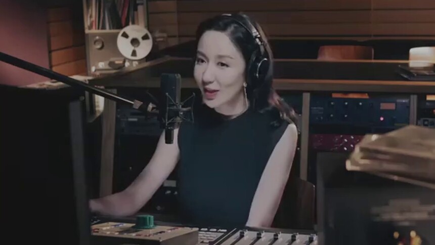 娄艺潇《好想他》和李子峰上演绝美爱情故事