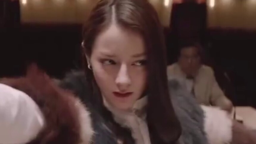 迪丽热巴《21克拉》最新预告，喜剧加持，爱与爱碰撞的火花