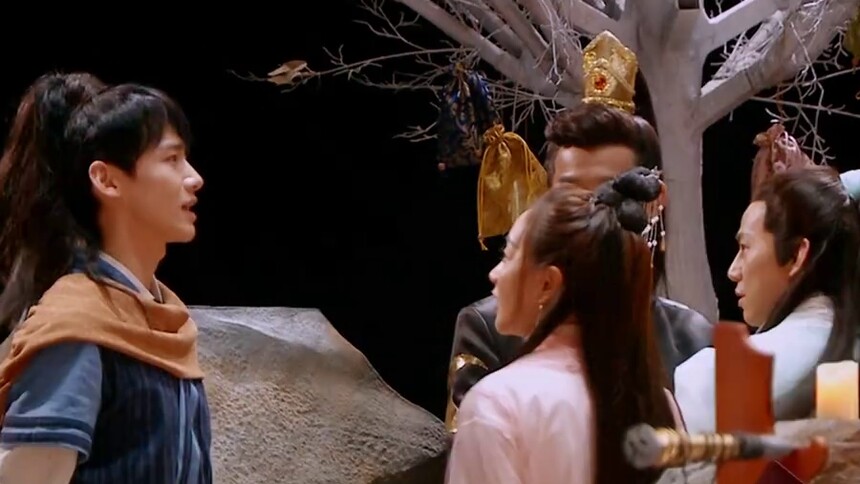 “小白脱衣服！”撒撒杨蓉破解小白前世之谜