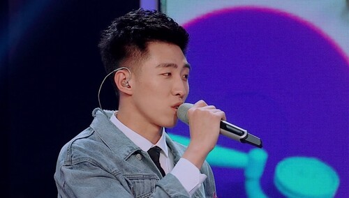 打破吉尼斯纪录的节奏？刑警四根手指抬起李健，老干部心里苦啊