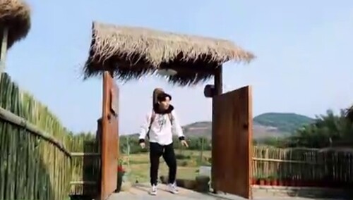 小H女友实力抢镜！ 大华被江南的新家惊呆啦