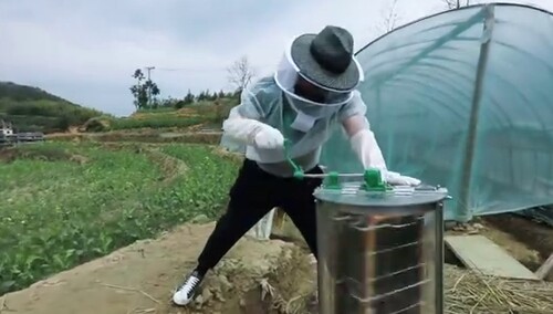 向往2独家彩蛋：所谓的成就感，是徐峥用生命压蜂蜜压出来的，有什么好羡慕的