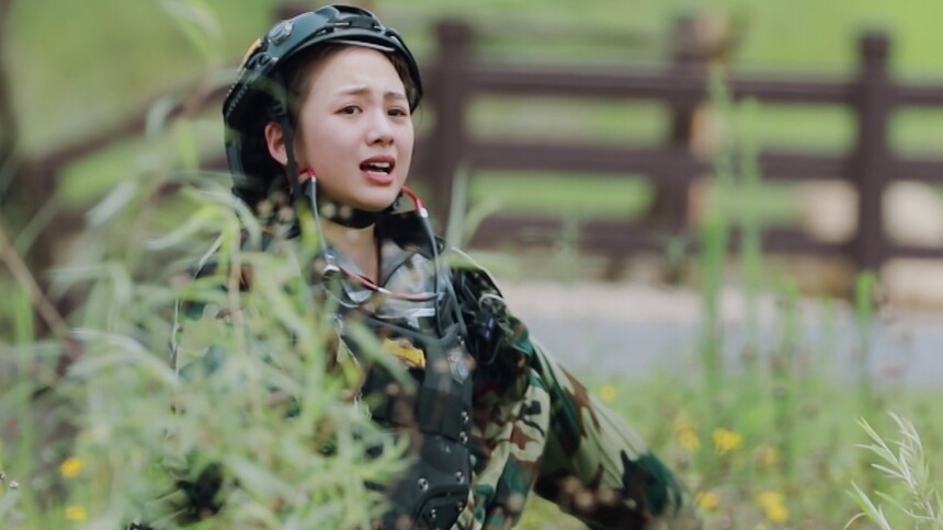 吴映洁cut：鬼马精灵本人啦，吴映洁超强求生欲全程吉利服护体