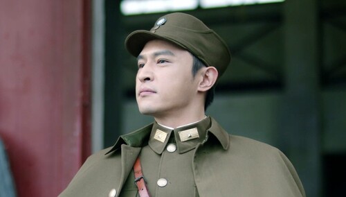 贵翼和刘玉斌手下发生冲突，护送小组见缝插针，成功进入上海