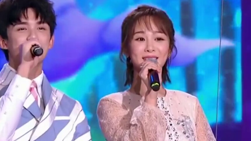 杨紫吴磊温暖献唱《小梦想大梦想》