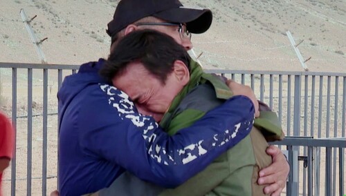 梁颖晨梁靜曦荡悬崖秋千超惊险 梁家辉担心姐妹安全抱住李剑大哭嘤嘤嘤