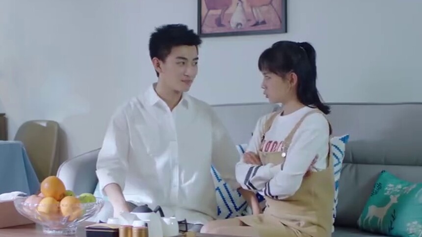 《满满喜欢你》第26集看点：“沙发咚”满左亲密接触？