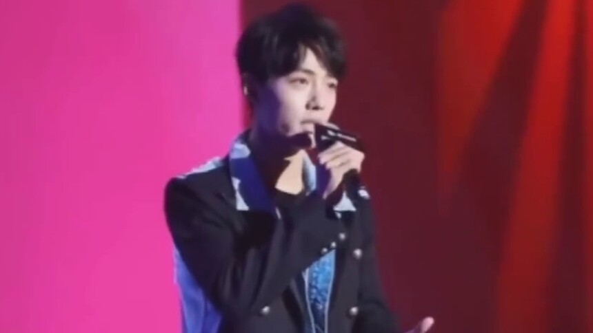 演员夏凡开撕肖战：你啥也不是，评论区被对方粉丝炸开了锅