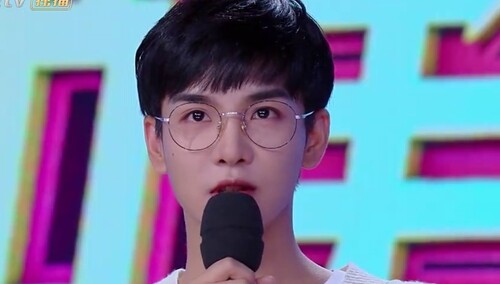 郑繁星自曝误认《大本营》是骗子 回湖南却不能回家超遗憾