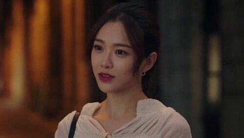 当面互怼 李南恩万薇“扯头花”