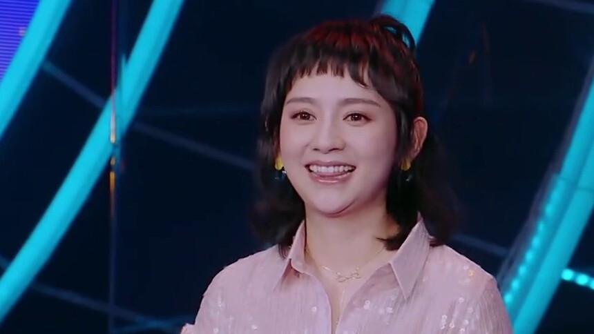 刘凡《睫毛弯弯》遗憾离场，海涛为了缓解气氛现场热舞！