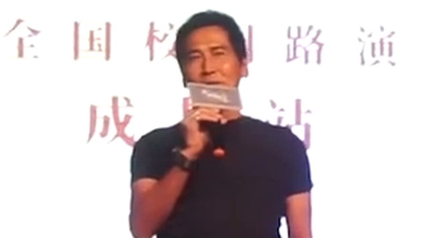 《大约在冬季》主创来袭，齐秦现身合唱经典