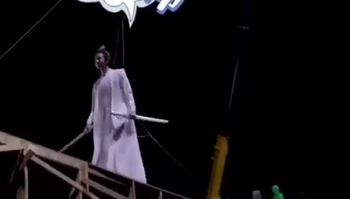 王一博吊威亚被夸太帅了！