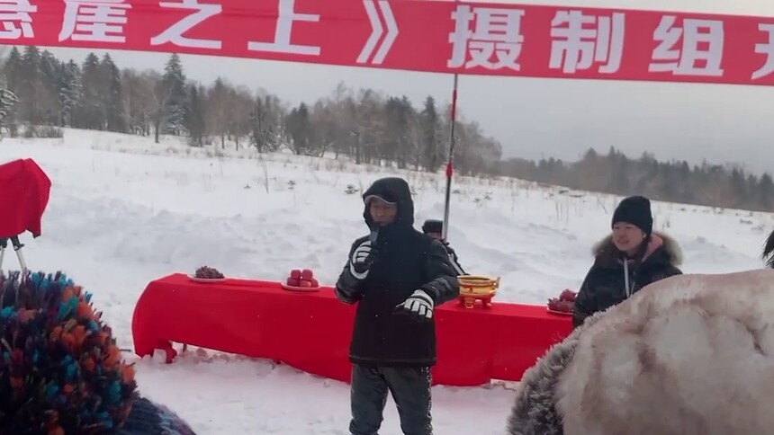 《悬崖之上》雪中开机 张艺谋新片首度挑战谍战题材再现视觉美学