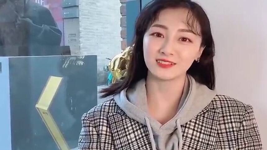 《锦衣之下》叶青空降：上官曦弹幕翻牌 九玉CP简直心头肉啊